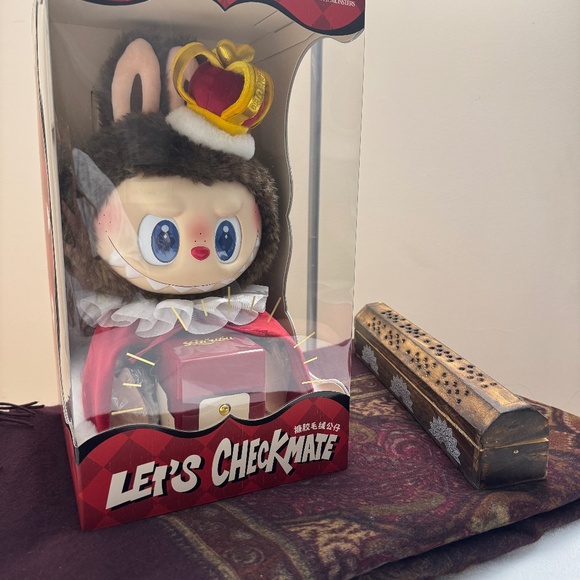 Labubu Let’s Checkmate King - Picture 1 of 8